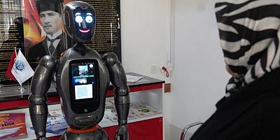 Türkiye’nin İlk İnsansı Robotu Öğretmen Oldu.